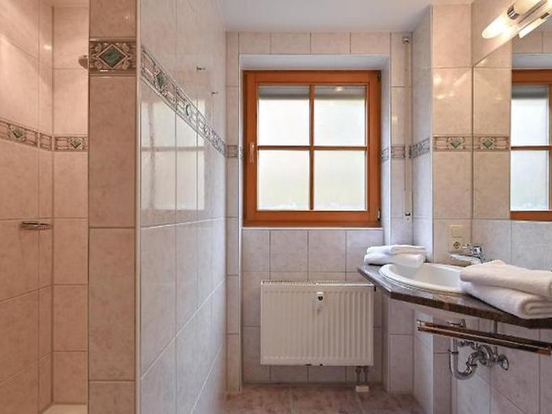 910B4187CBA3B09701B0BEE2F584D67D