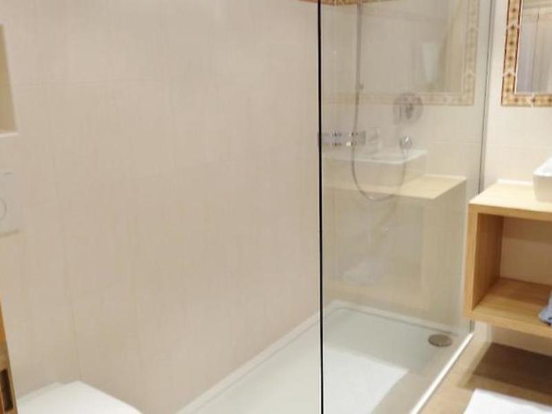 19519A0A44F9FB8051C3FEA90BA9F690