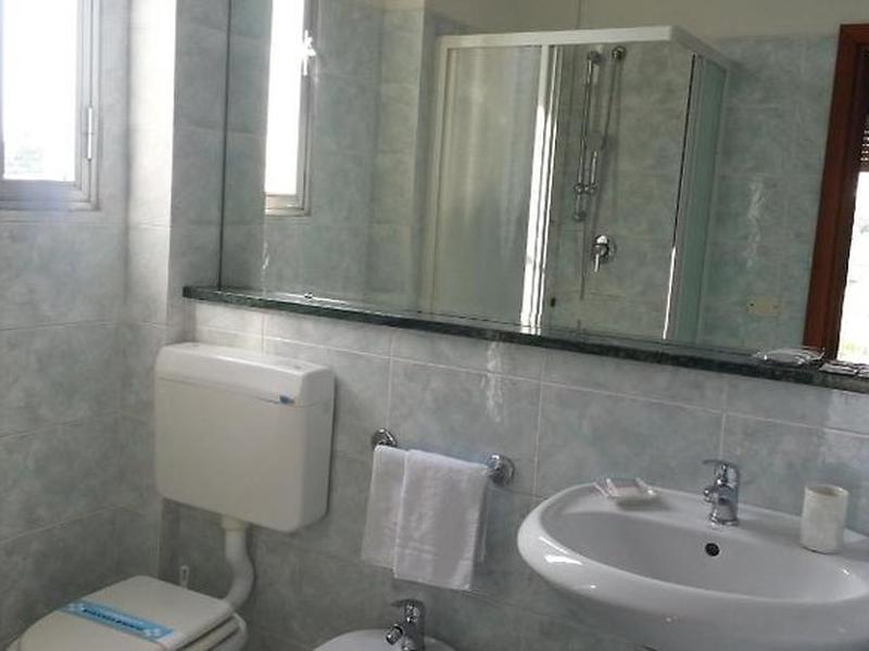 C27D85792718F7A24E18B2FDA3AFC5C7