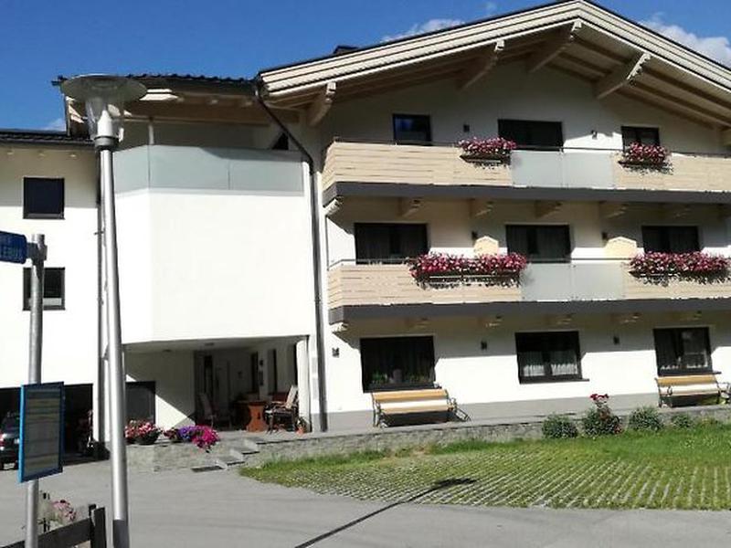 1EF6132C4040F58B717FF40FAF0C45DD