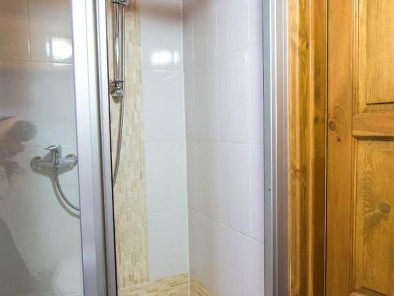 DE906DEE77086801BED7FB1C039E929E