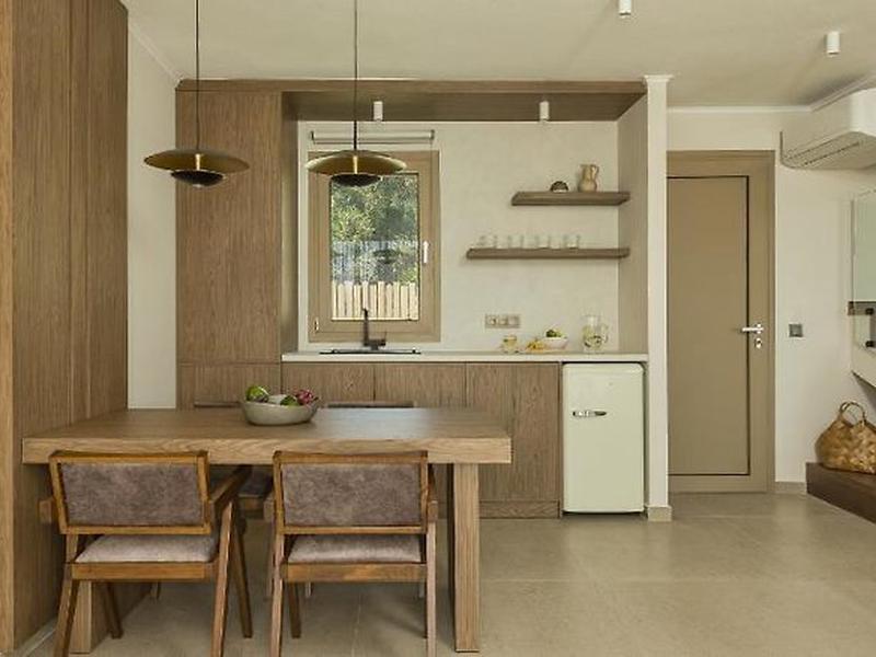 C17470E84812E02AD8A8FBA09E6E70CA