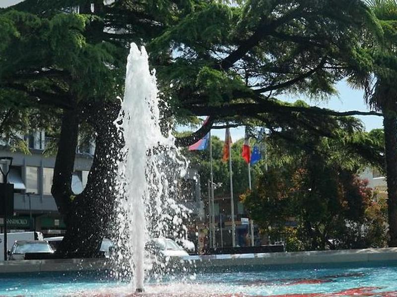 0877B6BDF07BC500D0C5966F52A17CB3