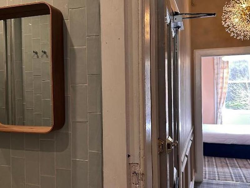 7913EBF15787123A631C8A1DE00E9975