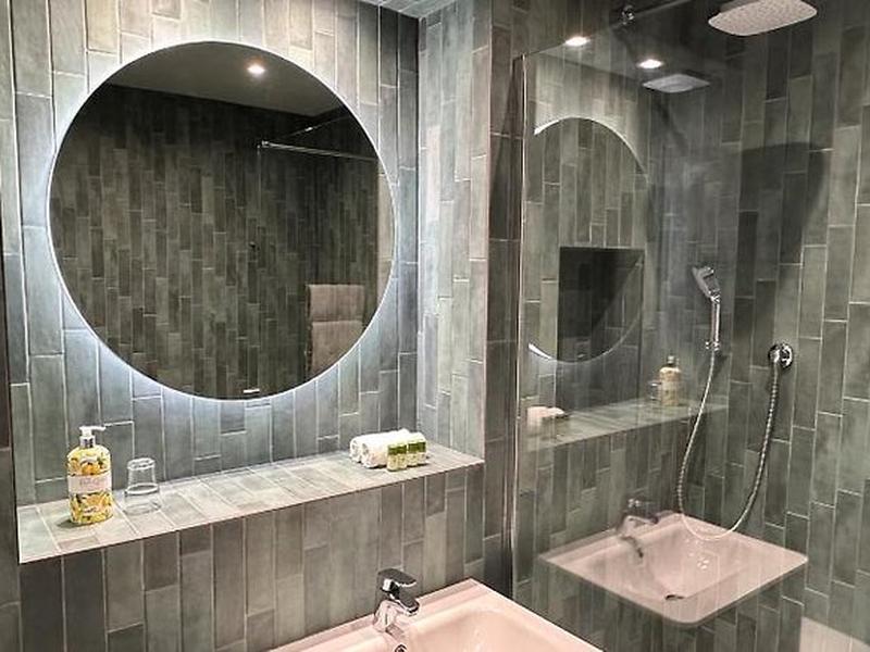 661228ADEBD318B65DB41DC1FB273275