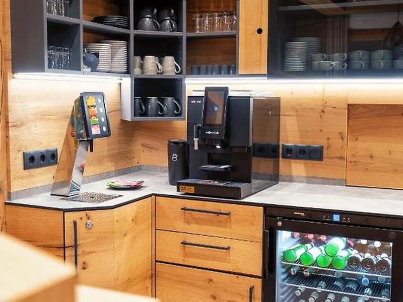 C4C278F3BFB4AC9A4B67444A77D29ED6