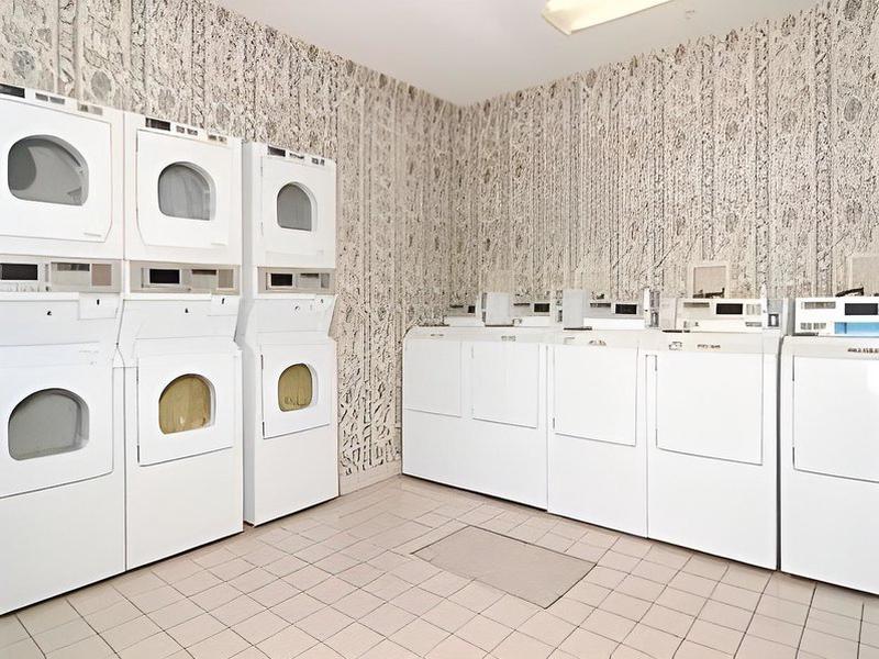 99739A7A152BEFC3D6B98C5A43D73565