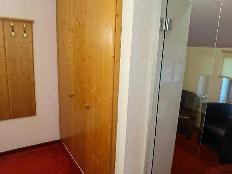 732B826ABA8CAAF270B959DCAE5DD27B