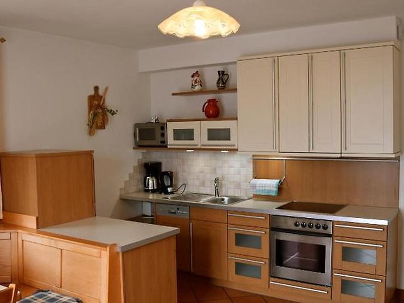 27FB78421E72505E2EC0C2B94E1AD43C