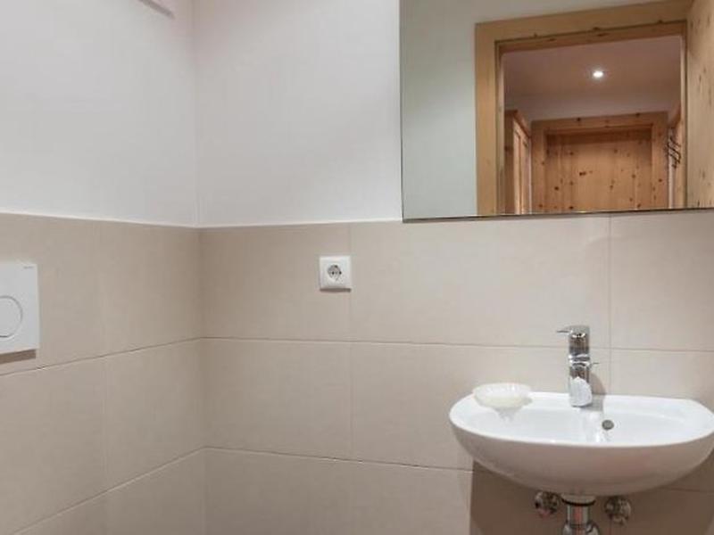 17F96C955BC32C9A16F7C17F43C1FF86