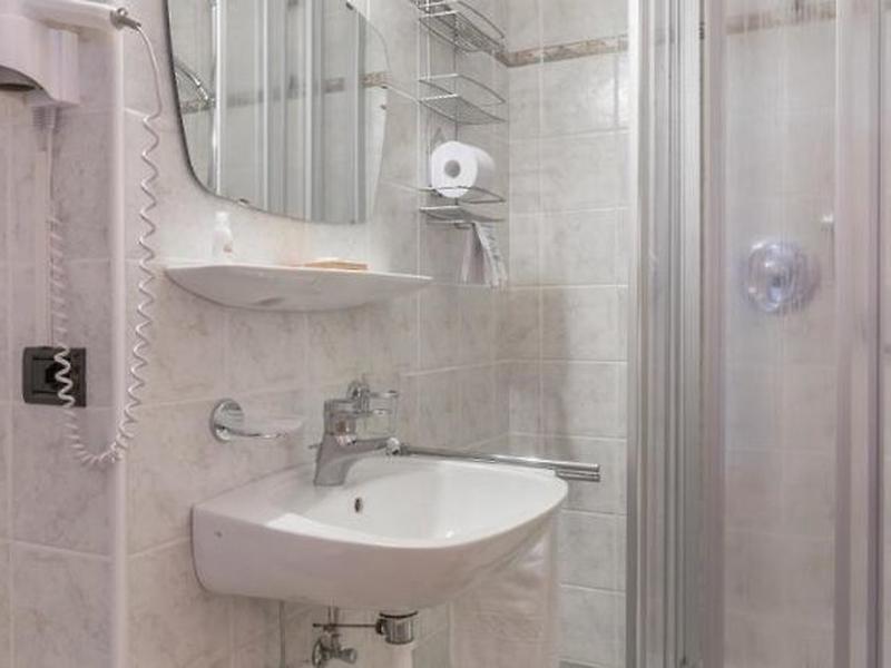 716283560A5FE46C0F6AA85E5FAF6002