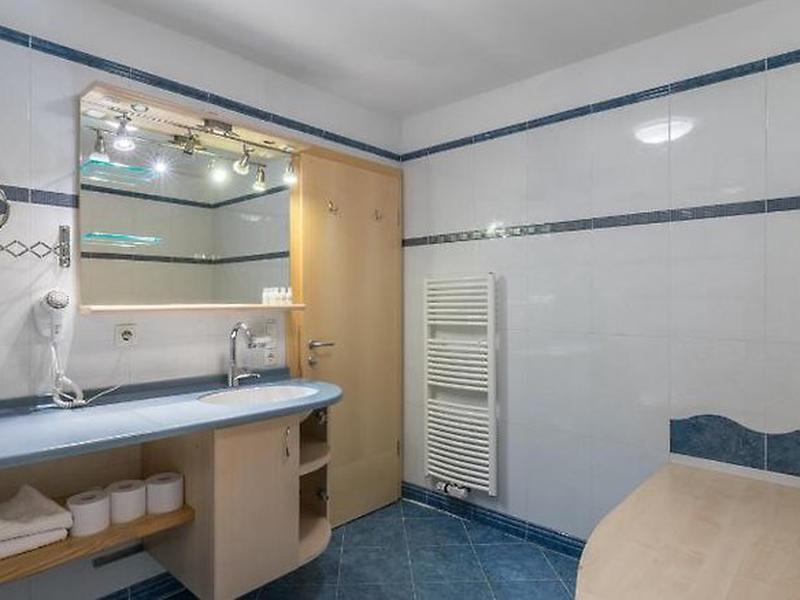 2E703D245F517E8891473396A3091B2C