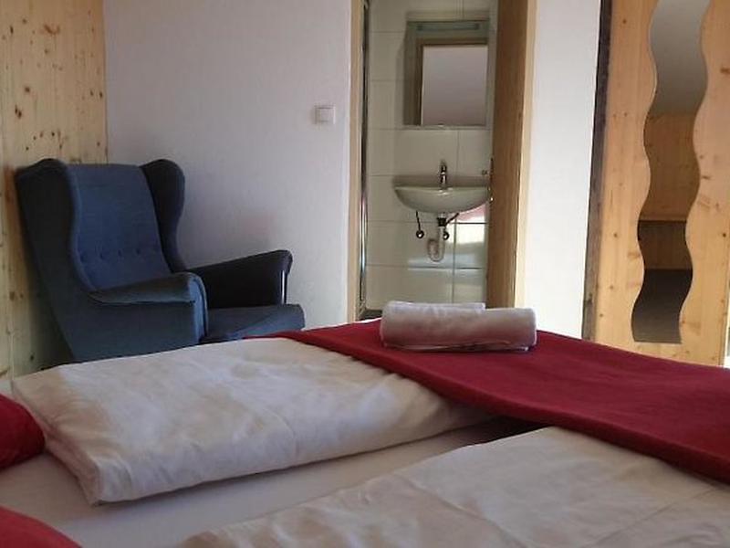 4F3BE3F2B3243D1D5FEF52337D0F552E