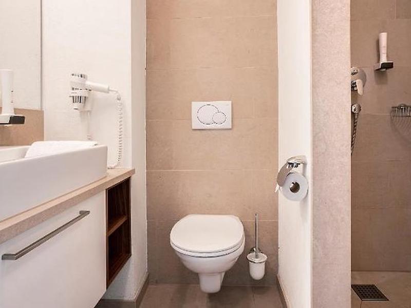 DB18B4D93E906CAF5DD6ED914ACC61ED