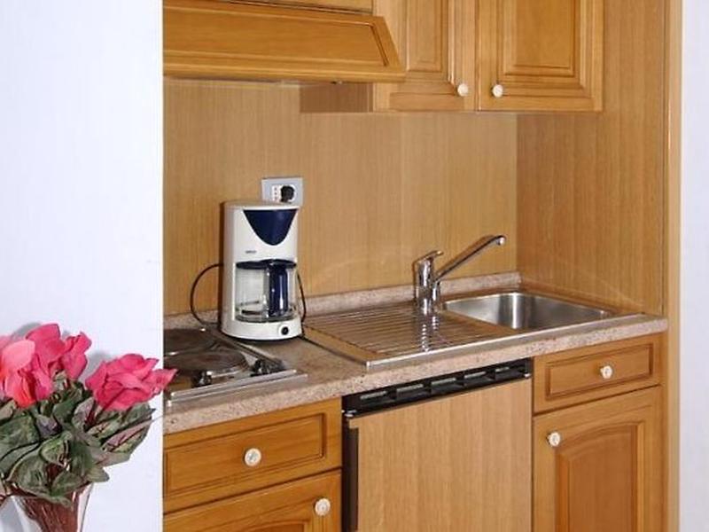 2C49F4DFB9663896BD6841BC56F650EE