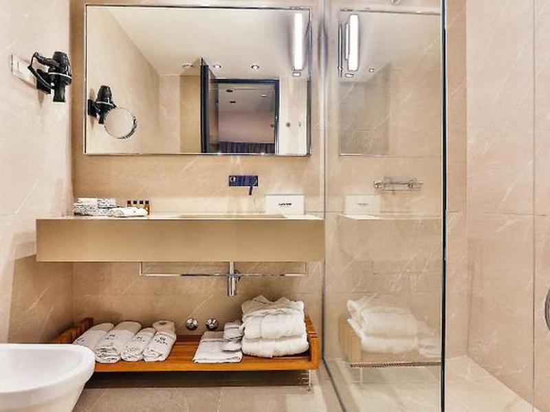 BB79EDA12BEF8FF8228CB159485CE3D8