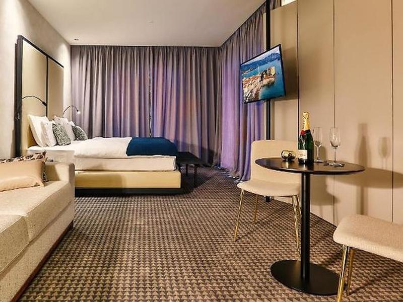 9413AA2D5787A21D8301E2D98103D292