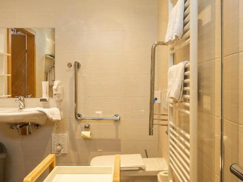 B41A19EA5A319A174C63C6ECD0904FC3