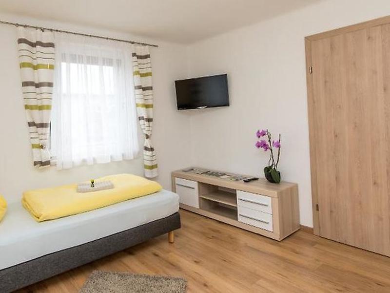 4EB5E6D61CF989F142C074A680E4FE03