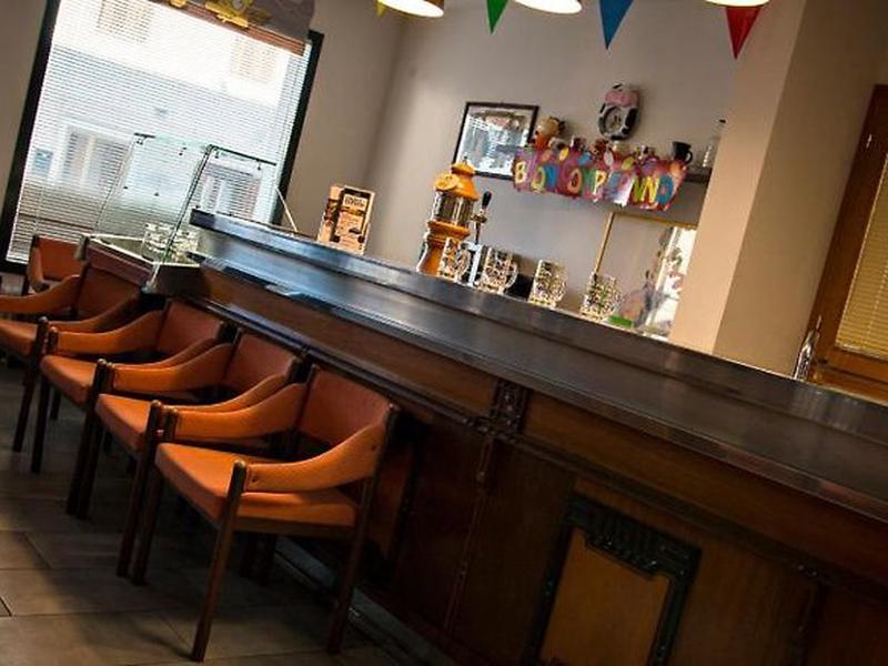 D2227309DA8C18E05AD04D8A84C4AC41