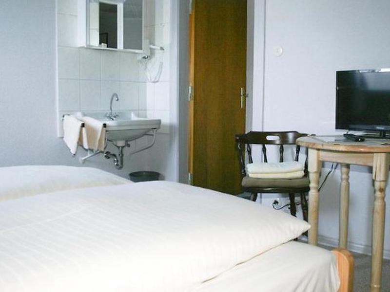 AB1218EEAE25EDA37B594786828DF91B