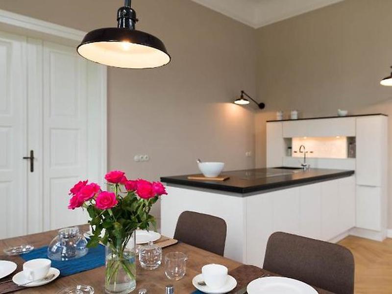 BA3B396FACEAB858574E9FB9303270AE