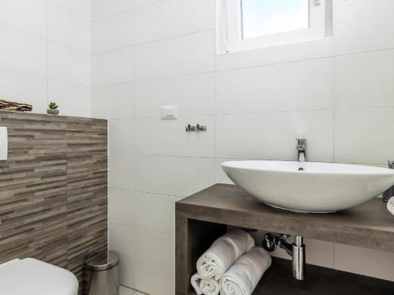 B8E780AB229A3E618E707B948A680D49