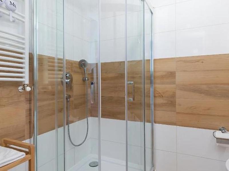 F91E8829956A8E6BE2F5AE9A38F295EA