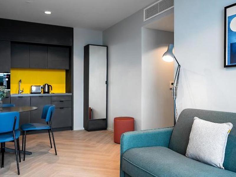 E6AD91A3AA9FF58D85C8A95A2003C934