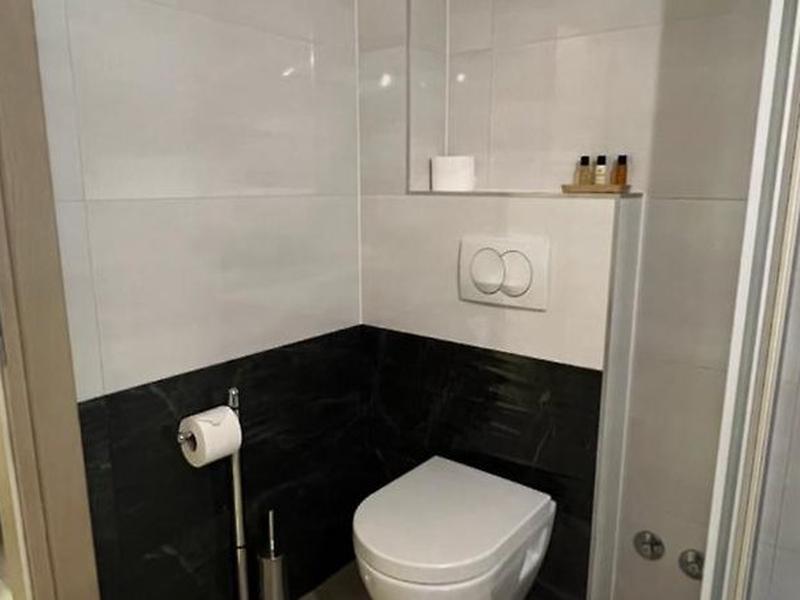 76D82B1532DF38CE9BACE37844EC64F8