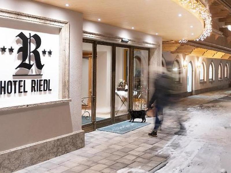 8C6640027FEFD76A7938BA2D857E81F8