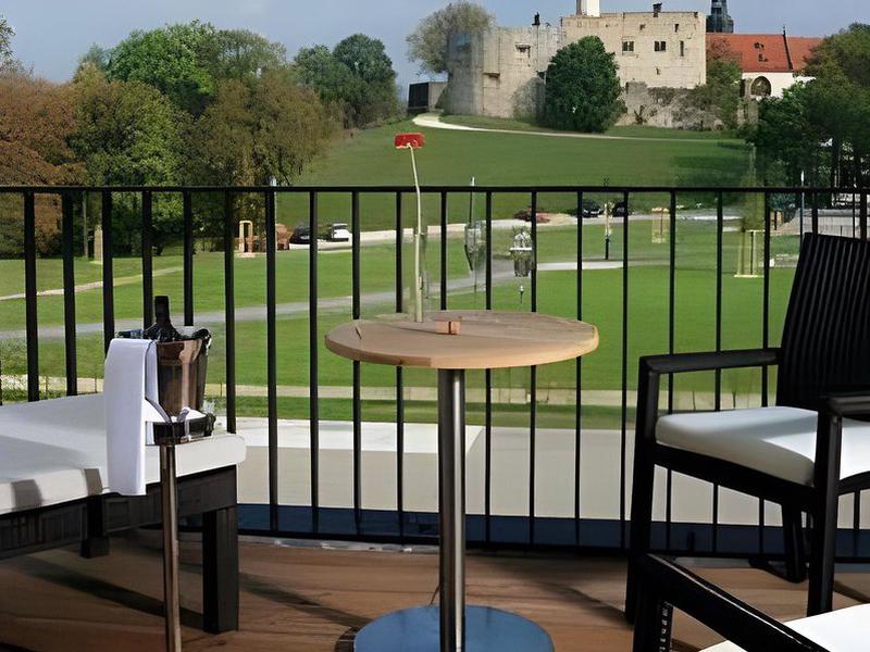 32C5485BE31A40CAD1F9A97178555531