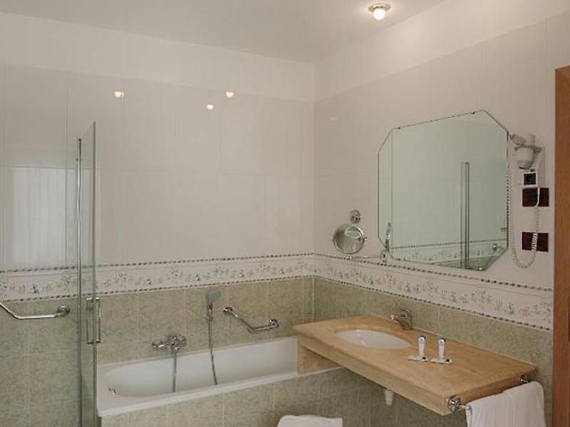 814F8B2E7AE447B2B27125D8775AA233