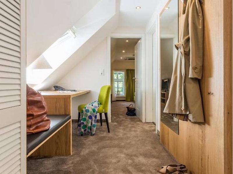 4C7C09F7BC3FE150183496E06AE304A6