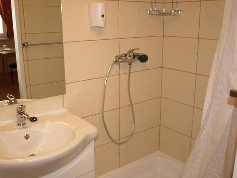 086BA15875BED6E92999B75AD9388A5A