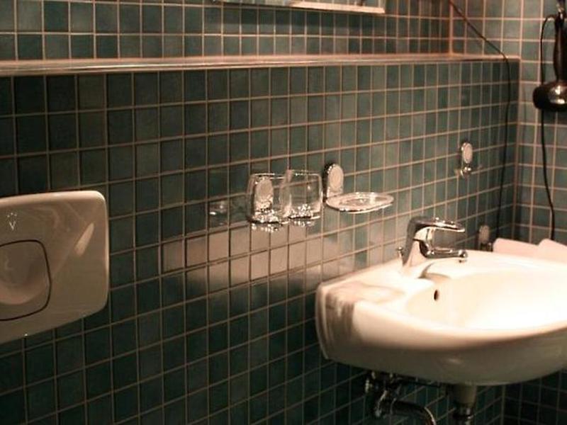 A892DDB947F4D8815435629308FB988F