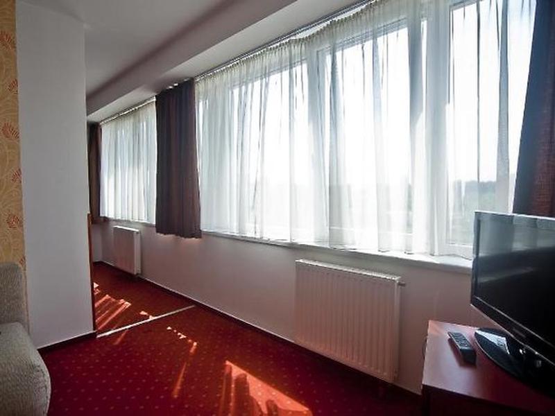 C9DEE9EF56299B4E8F92E6852C748C4A