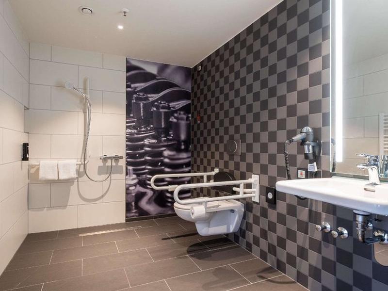 4A07D353DD621D156C30023BE145C812