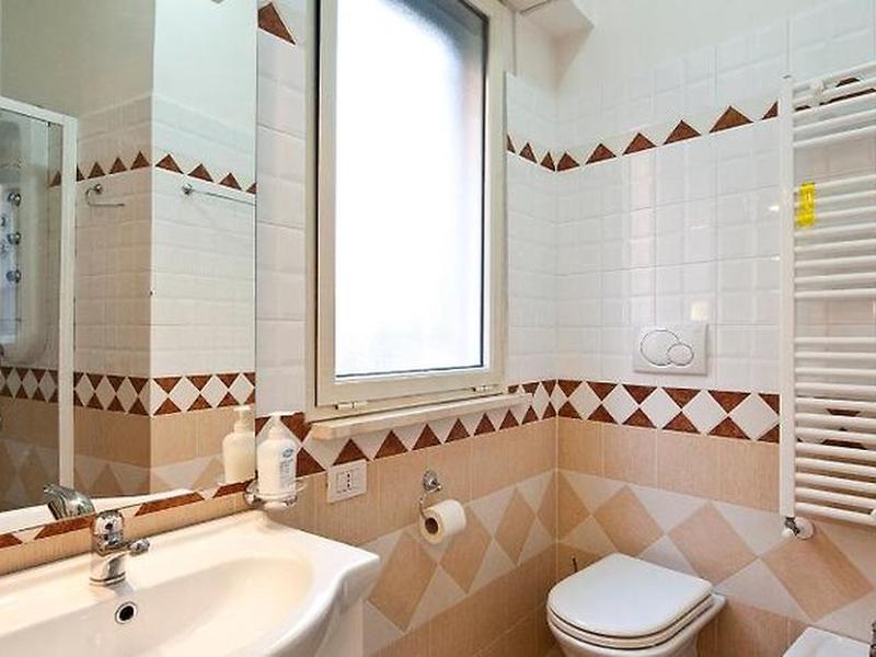 7B63BB24F210E044A6097D0CCBB56076