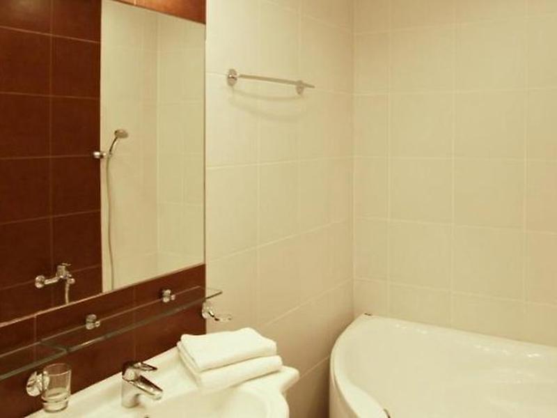 4F0EB0B0C2E959C69E24C555B2988711