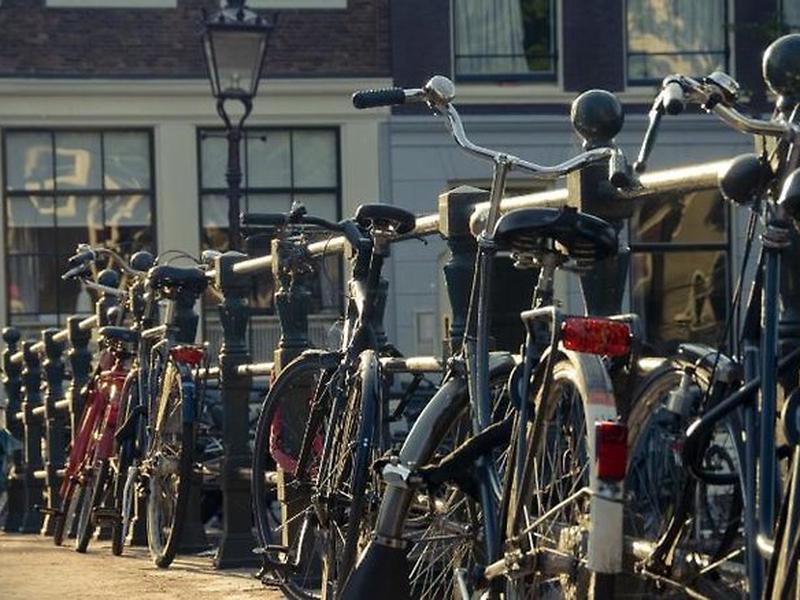 B32F697A9C375798132F53CEA6C825AD