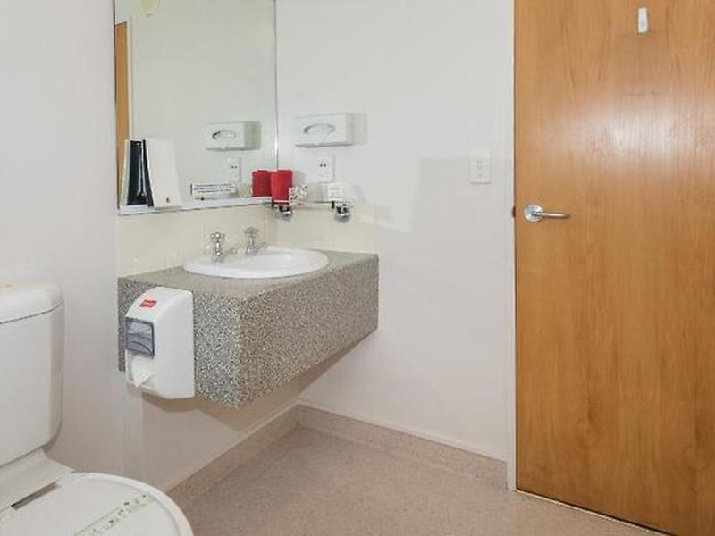 42220B538084F4724557C37EF0D353E7