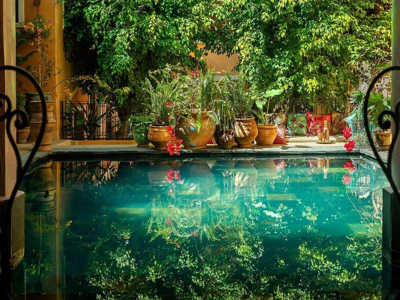 5FDC9D92112E1F4E4441CEA539F558F3