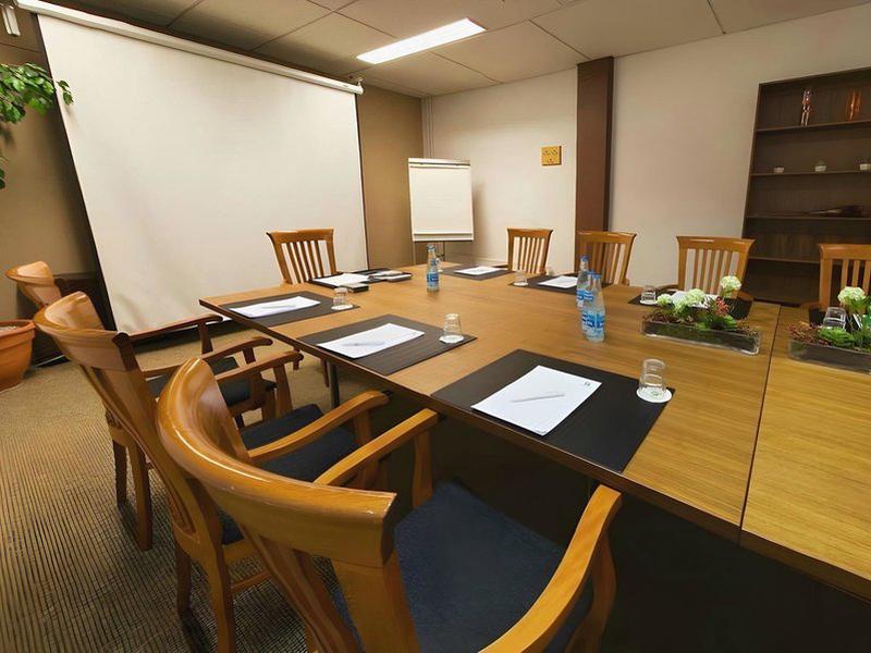 49308D2B8F7402F18075893F282A199B