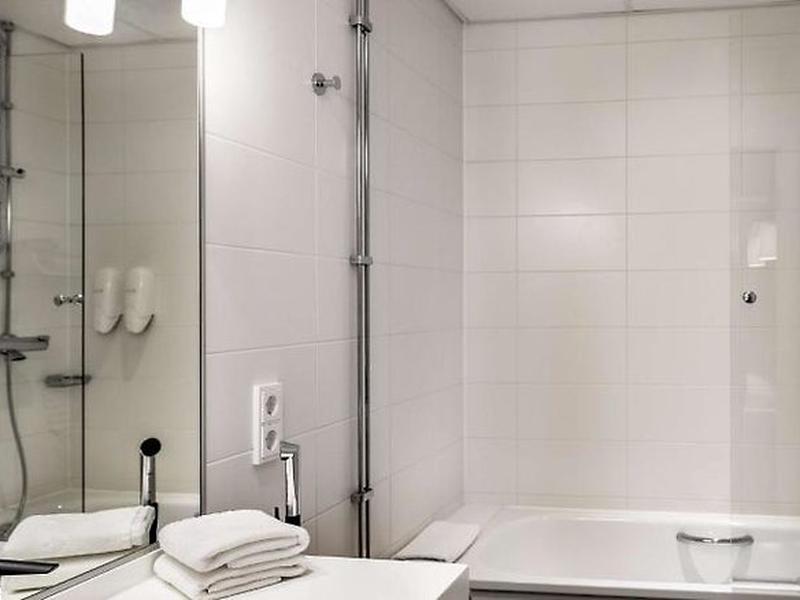 D238AD1041802F394381D6C92D07FF58