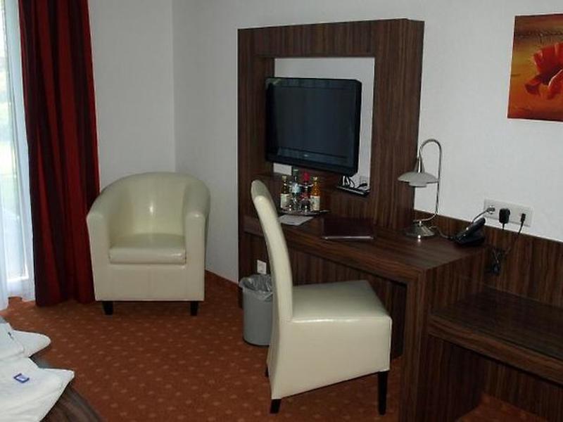 40D1745E9D0C0FC3B74449606DEEFA95