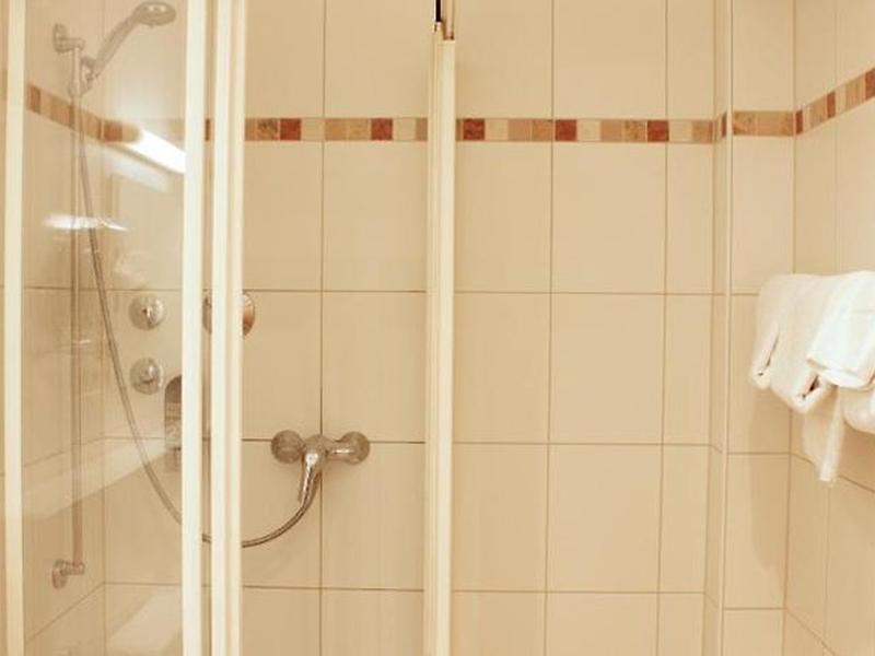 09A059BC083AA115ADD799E5C1C42A34