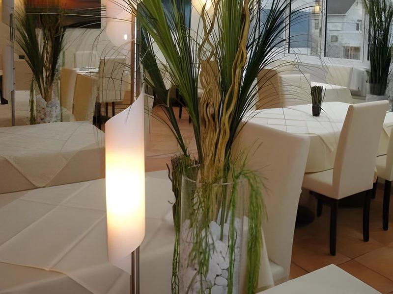 8EB63EF4AF5D80955E75756770E04FA1