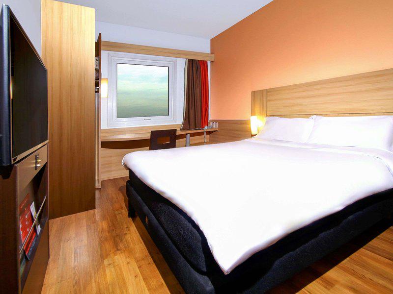 1F5BF8E458804DE9220F7BB4470A58B5