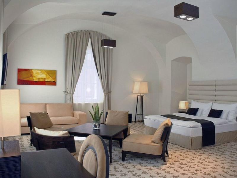 AB56CD86CC4E4FB7F1351C2AEFD6A661